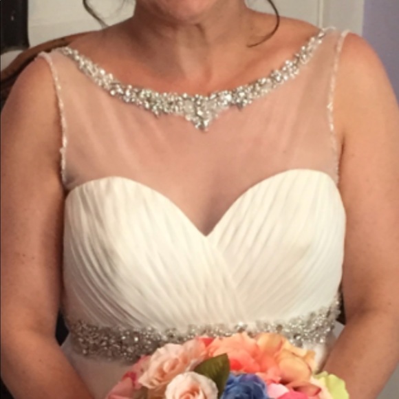 Off white wedding dress w corset back sz 14 - Picture 5 of 8